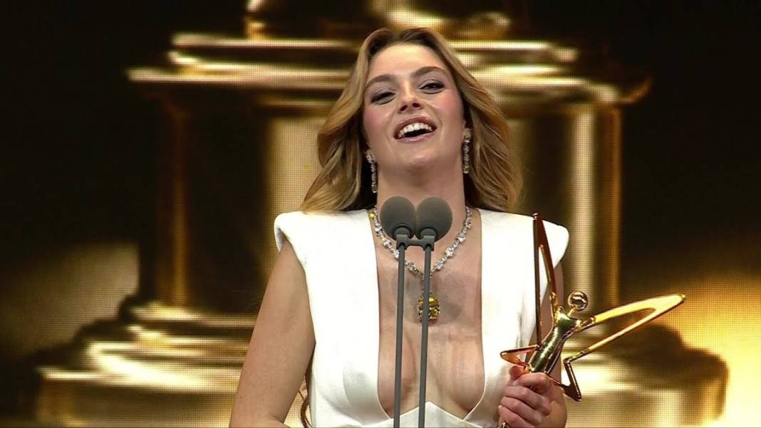 Oyunculuğa ara vermişti, aylar sonra başrolle geri dönüyor! Melis Sezen'den reytingleri altüst edecek yeni proje! 7